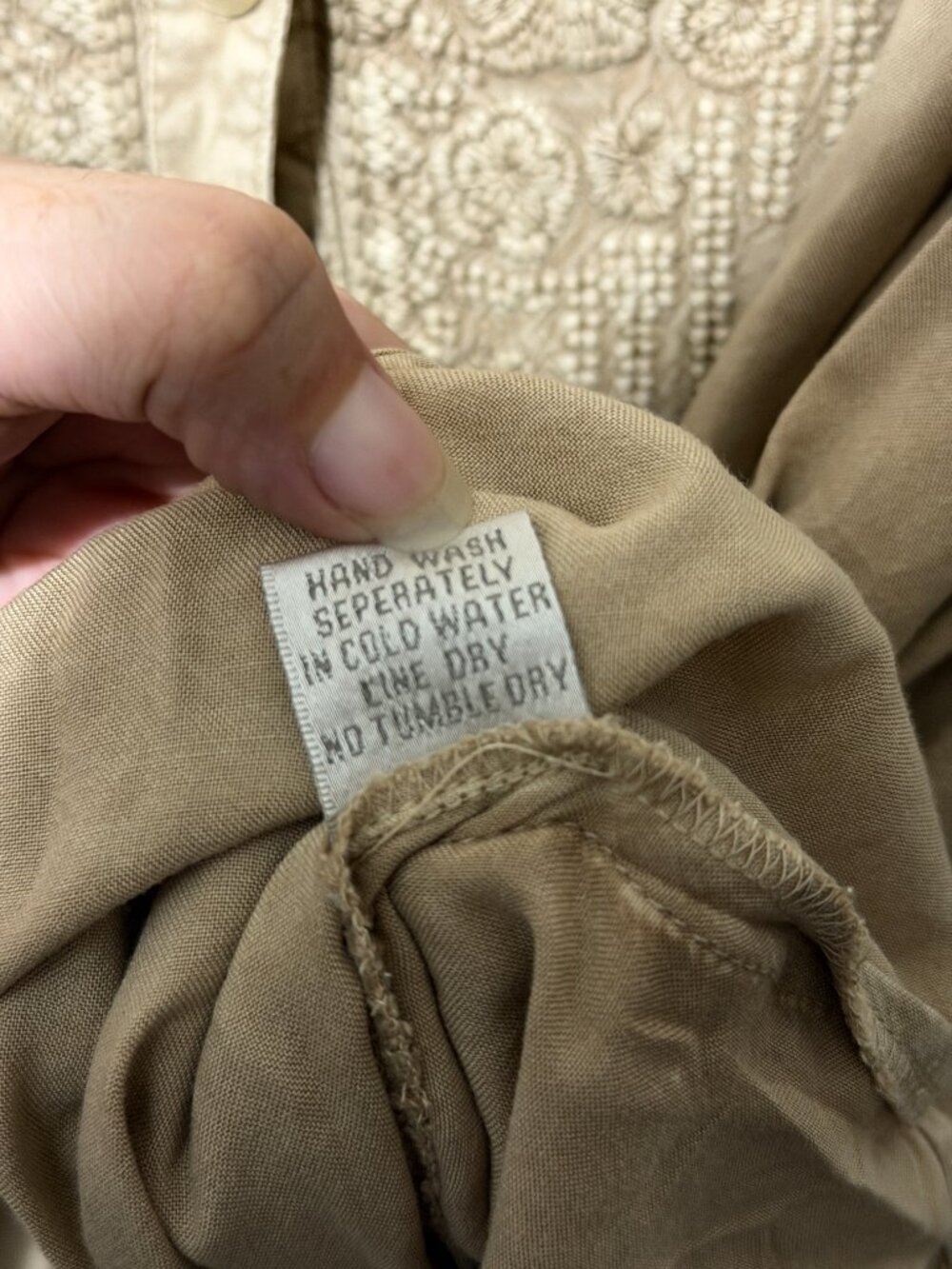 NWT Solitaire Taupe Beige Embroidered Boho Tunic Blouse Roll Tab Sleeve - M - Picture 12 of 12